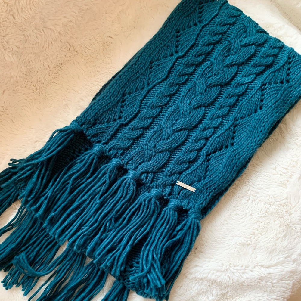 Micheal Kors Knitted Scarf NWT